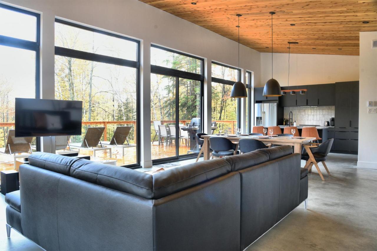 Kallm-Mont-Tremblant Chalet With Hot Tub, Pond & Beach On Private 7Acre Estate Lac Superieur Exterior photo