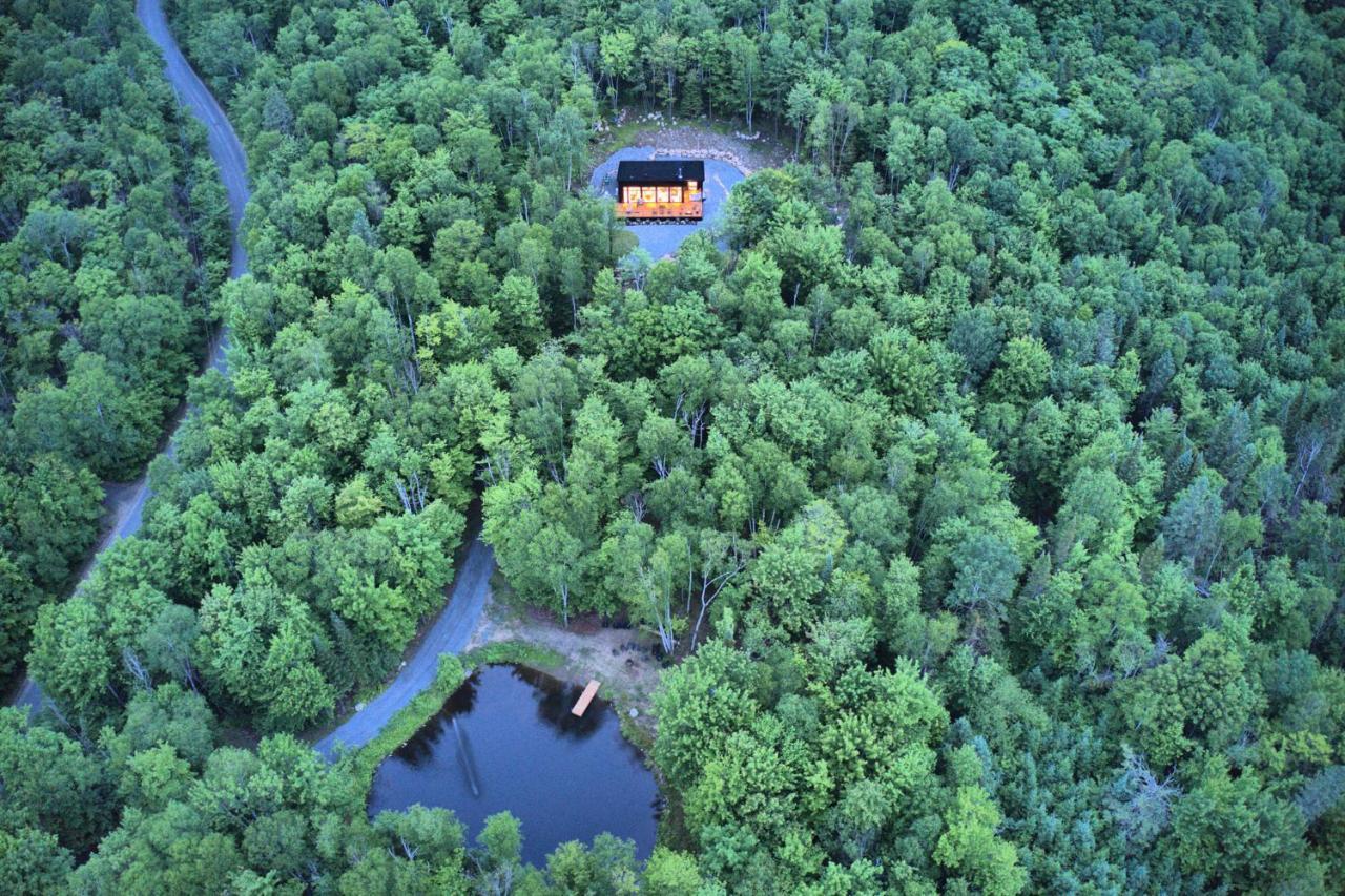 Kallm-Mont-Tremblant Chalet With Hot Tub, Pond & Beach On Private 7Acre Estate Lac Superieur Exterior photo