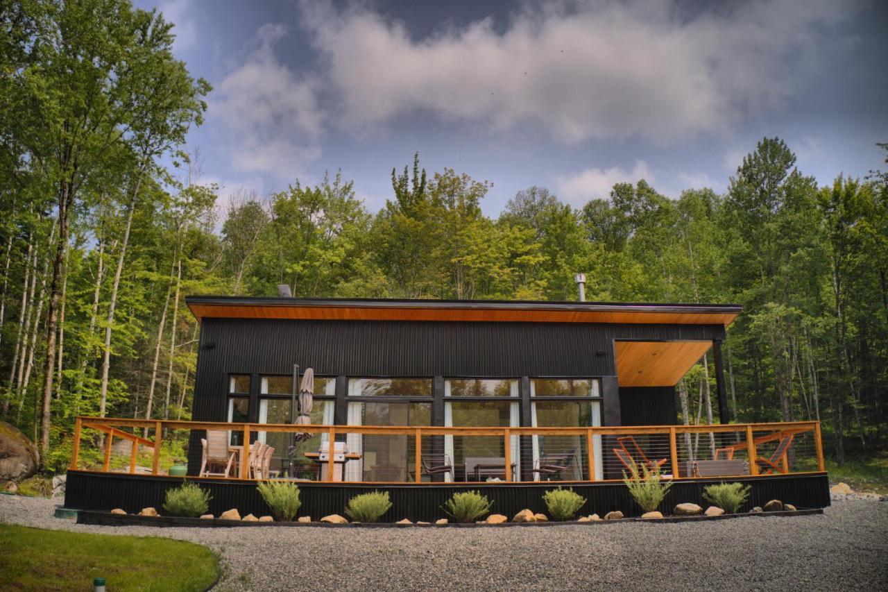 Kallm-Mont-Tremblant Chalet With Hot Tub, Pond & Beach On Private 7Acre Estate Lac Superieur Exterior photo